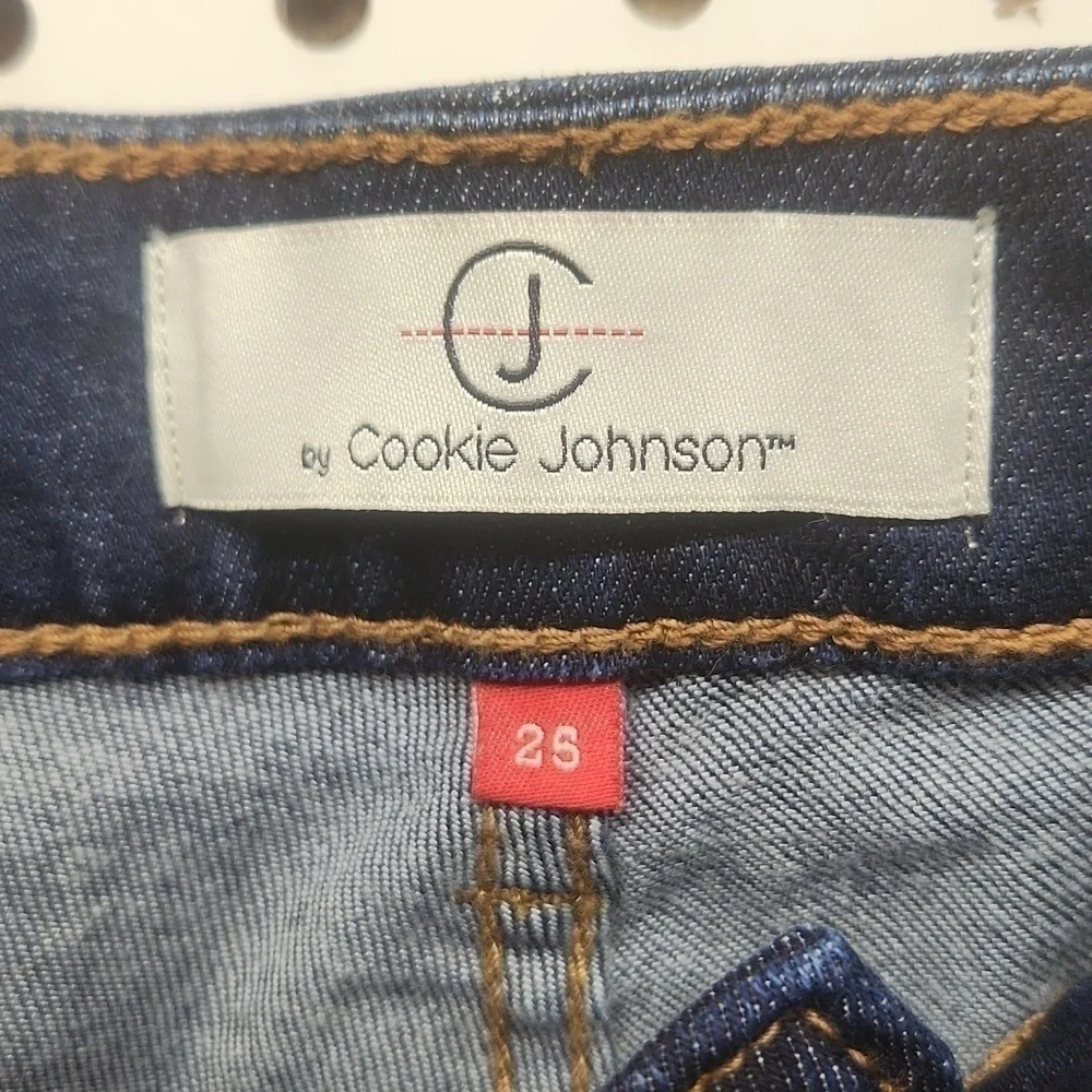 CJ by Cookie Johnson believe crop size 25 EUC